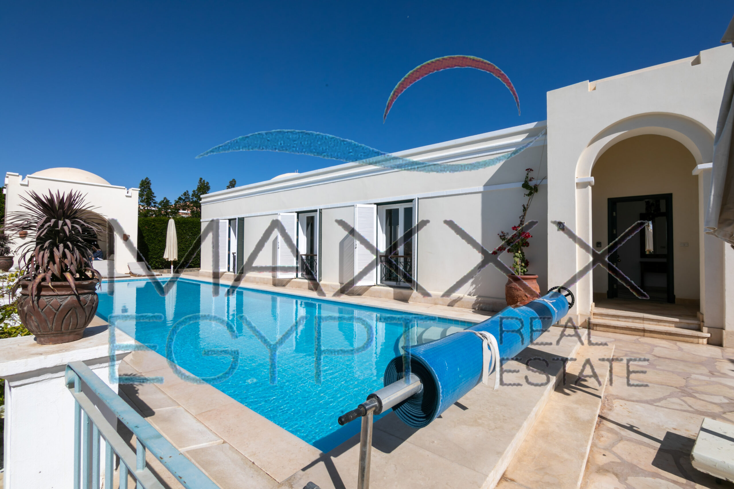 Wonderful Hill villa with heated pool